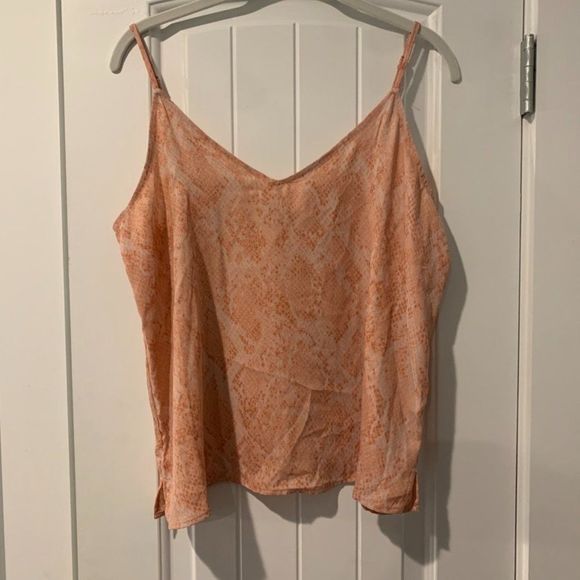 A NEW DAY Cami V-Neck Top •size medium - Picture 5 of 6